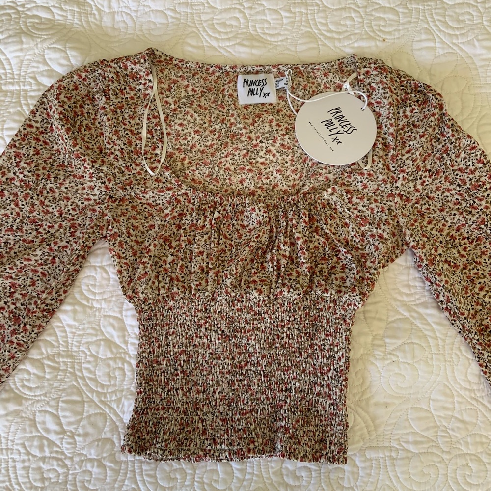 💖Princess Polly floral long sleeve top💖